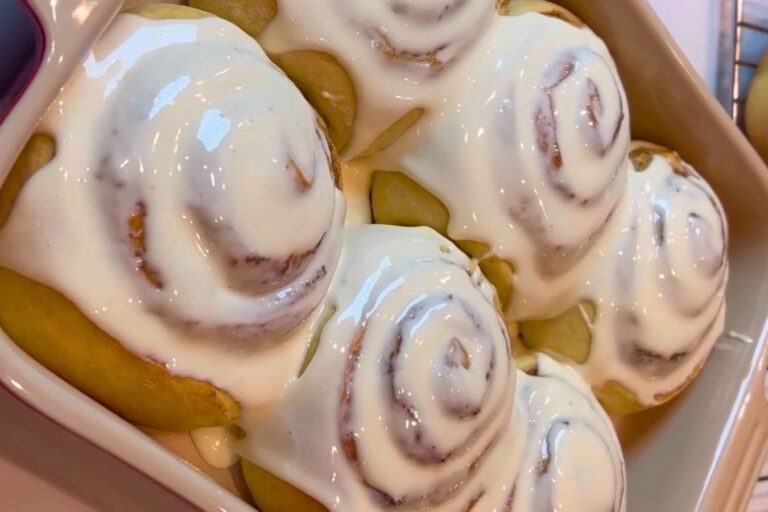 Receta Cinnamon Roll con Glaseado de Queso Crema