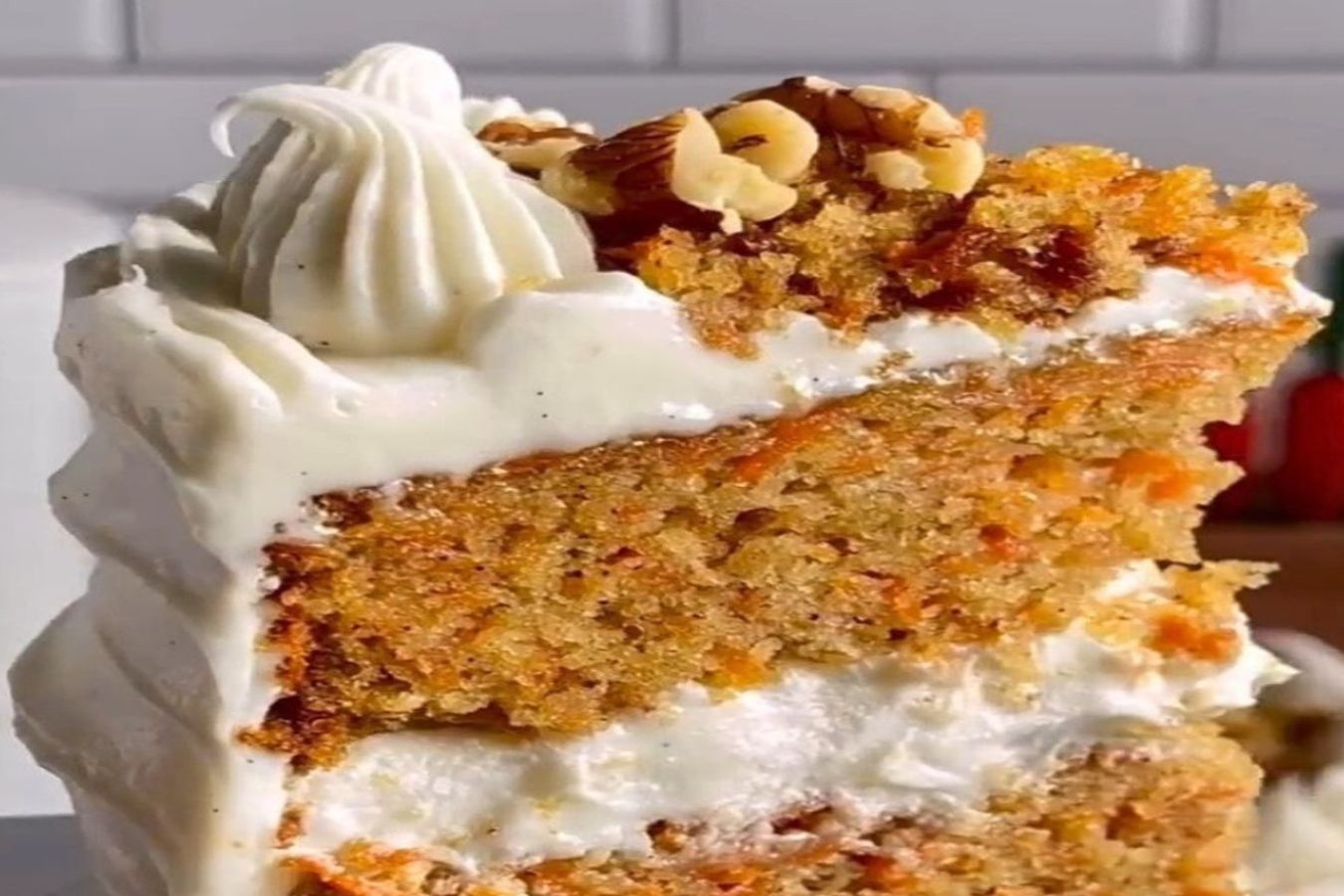 Pastel de Zanahoria Esponjoso con Glaseado de Queso Crema